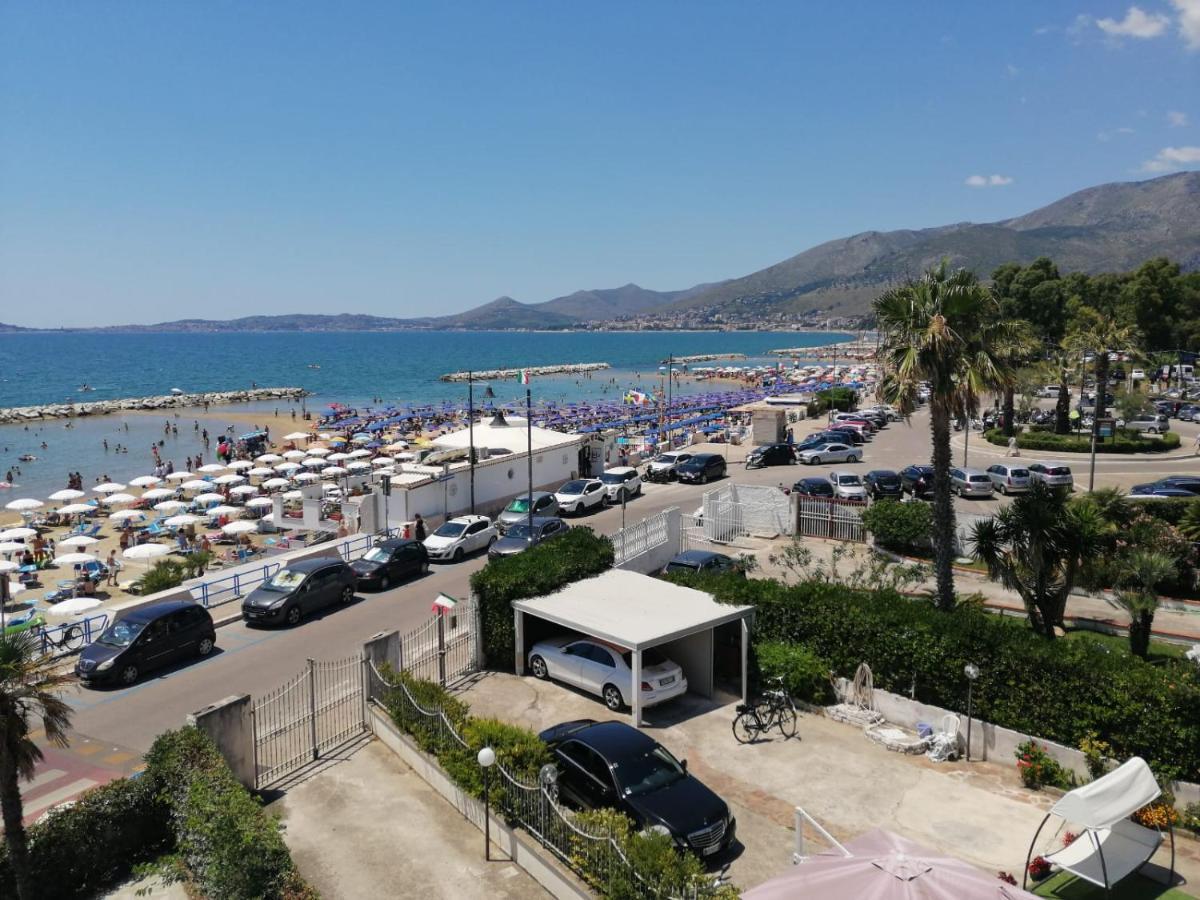 Hotel Tirreno Formia Exterior photo