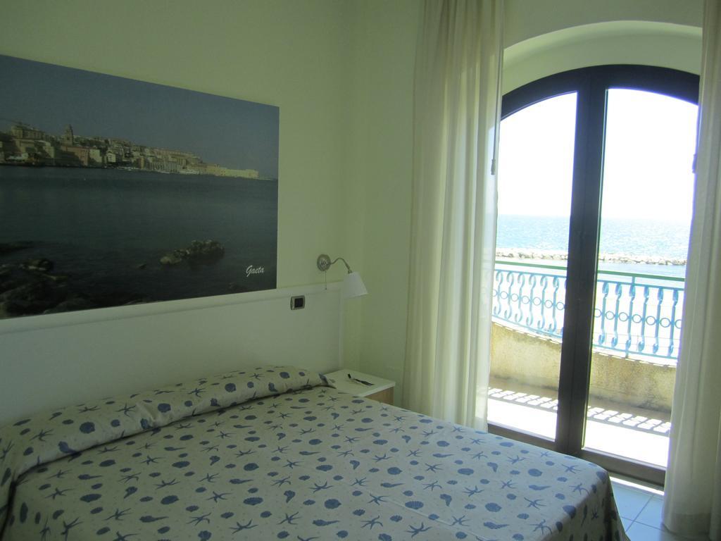 Hotel Tirreno Formia Room photo