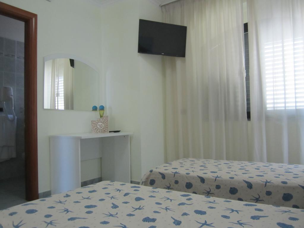 Hotel Tirreno Formia Room photo