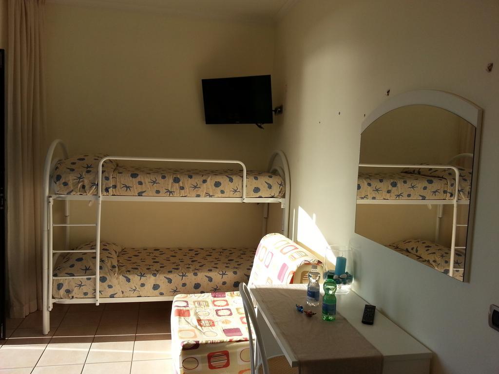 Hotel Tirreno Formia Room photo