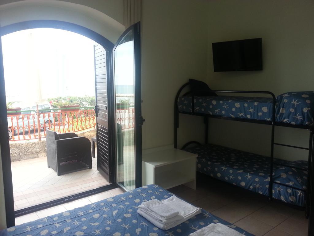 Hotel Tirreno Formia Room photo